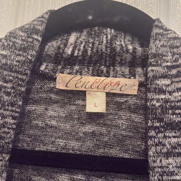 Gray cardigan - Picture 3 of 4